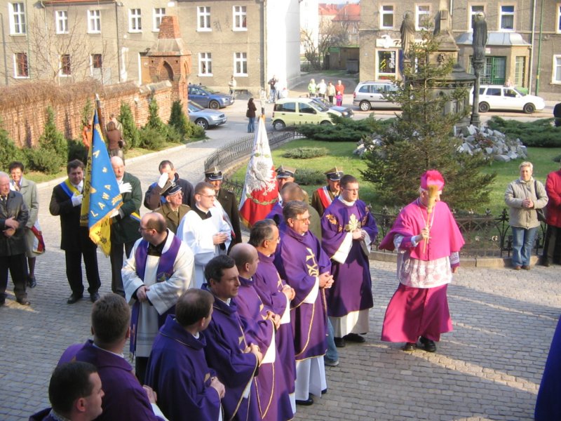 liturgiczneprzywitanieksbiskupa3.jpg